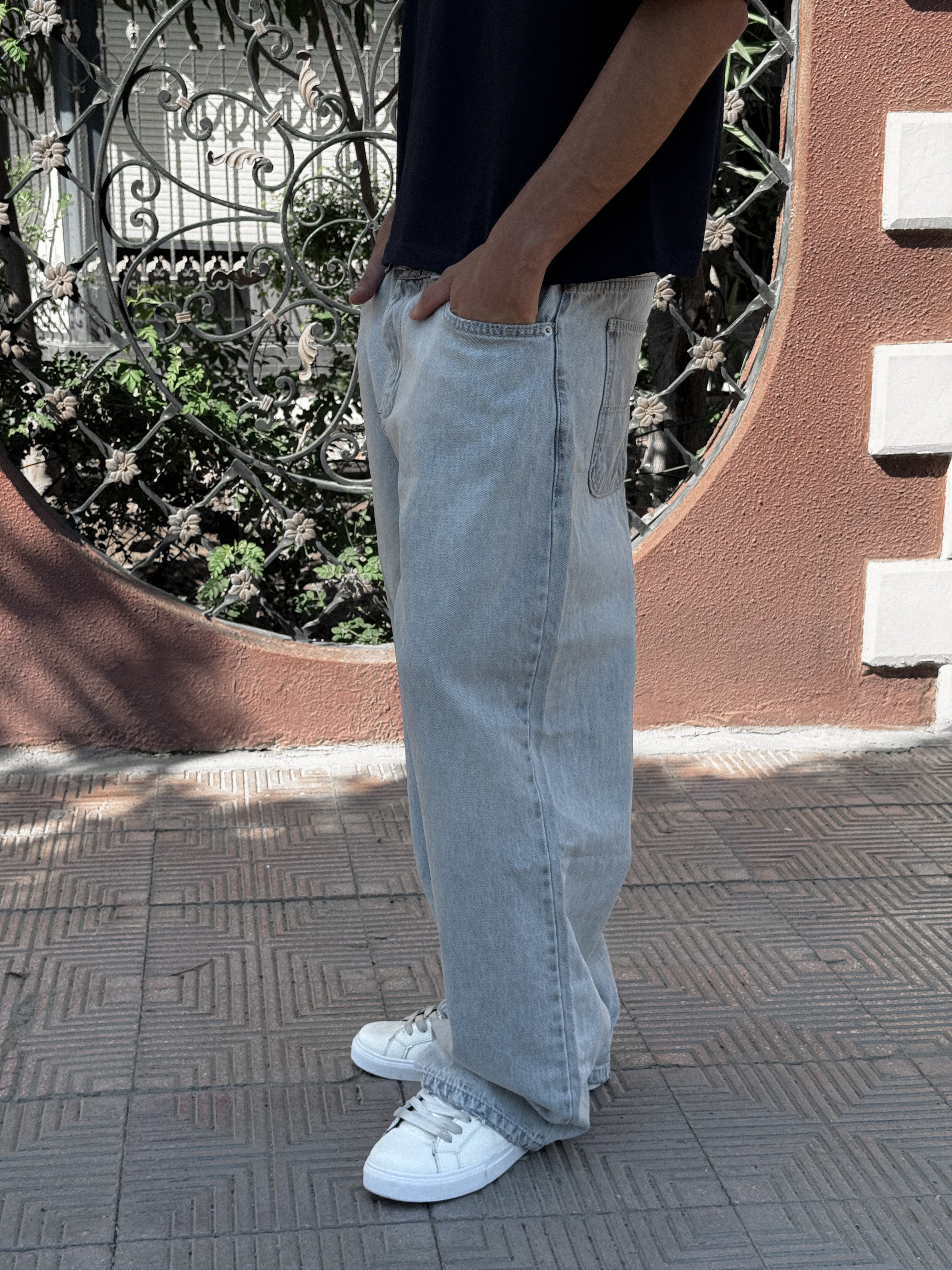 Basic Light Gray Baggy Jeans