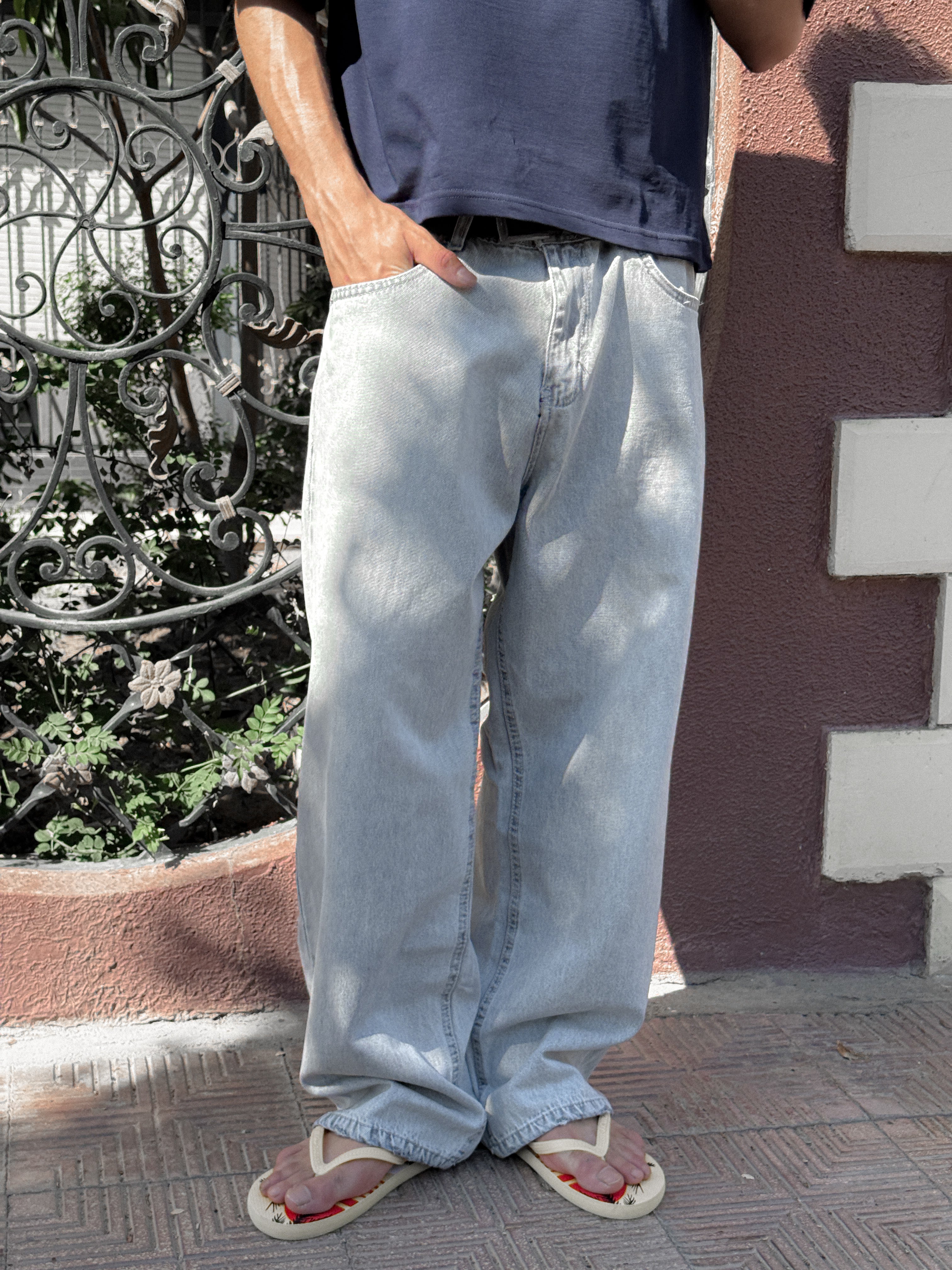 Basic Light Gray Baggy Jeans